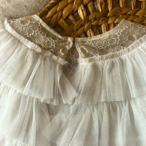 OSHKOSH -Sparkling layered Shaw. Size 4T - Picture 4 of 6